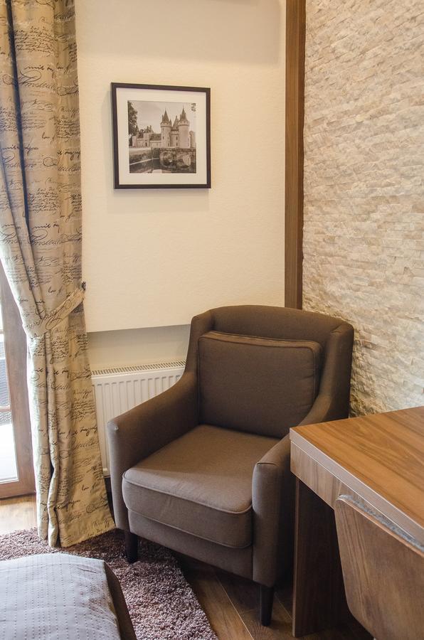 Petrani Nivki Hotel เคียฟ ภายนอก รูปภาพ